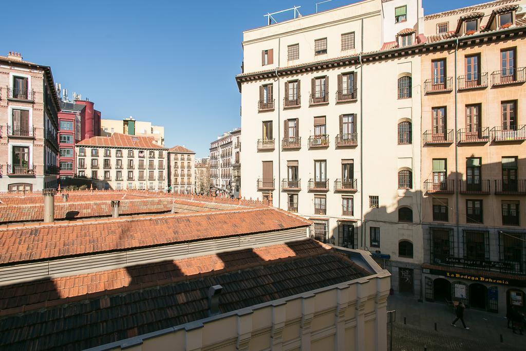 Hostal La Casa De La Plaza Madrid Eksteriør billede